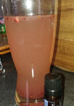 Una foto de 🍹💊 Agua de arándanos y aceite esencial de menta 🌱