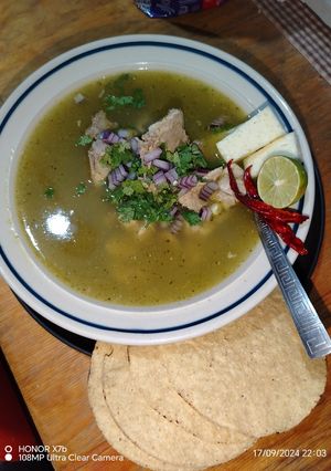 A picture of Pozolillo (Green Pozole with Corn).