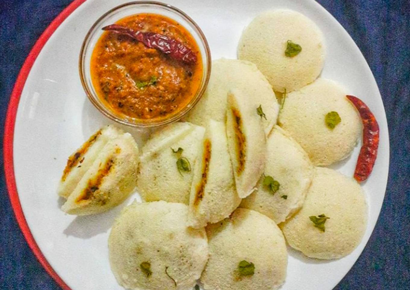 Stuffed idli
