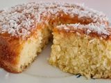 Glutén- és laktózmentes kókuszos sütemény a délutáni kávé mellé