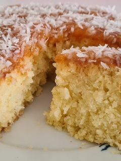 Glutén- és laktózmentes kókuszos sütemény a délutáni kávé mellé recept fotója