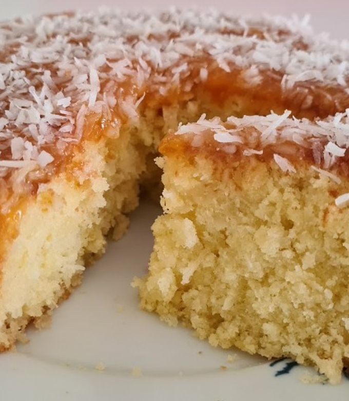 Glutén- és laktózmentes kókuszos sütemény a délutáni kávé mellé recept fotója