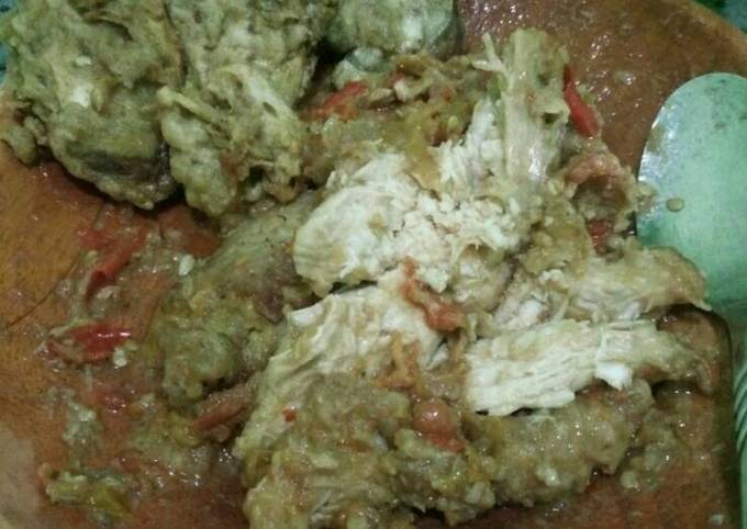 Ayam Geprek Empuk Sambel Terasi