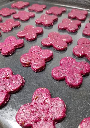 Una foto de ❤Galletitas de remolacha y semillas❤