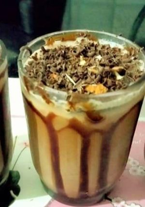 चॉकलेट मिल्क शेक (Chocolate Milk shake recipe in Hindi) रेसिपी मुख्य फोटो
