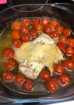 Una foto de Queso de cabra con tomates