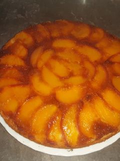 صورة لوصفة كيكة الخوخ