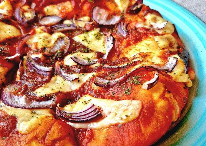 Cheese and Onion Pizza (Vegetarian)