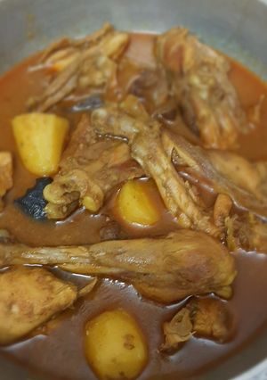 দেশী  মুরগি দিয়া আলু রেসিপির প্রধান ছবি