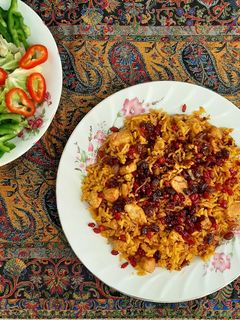 عکسی از دستور گردو پلو با سینه مرغ