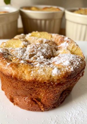 Una foto de Muffins de avena, almendras, plátano y melocotón