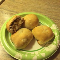 A picture of Bacon cheeseburger bomb.