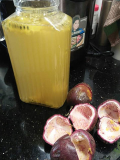 A picture of Passion fruit drinks.