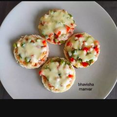 A picture of Mini bread pizza.