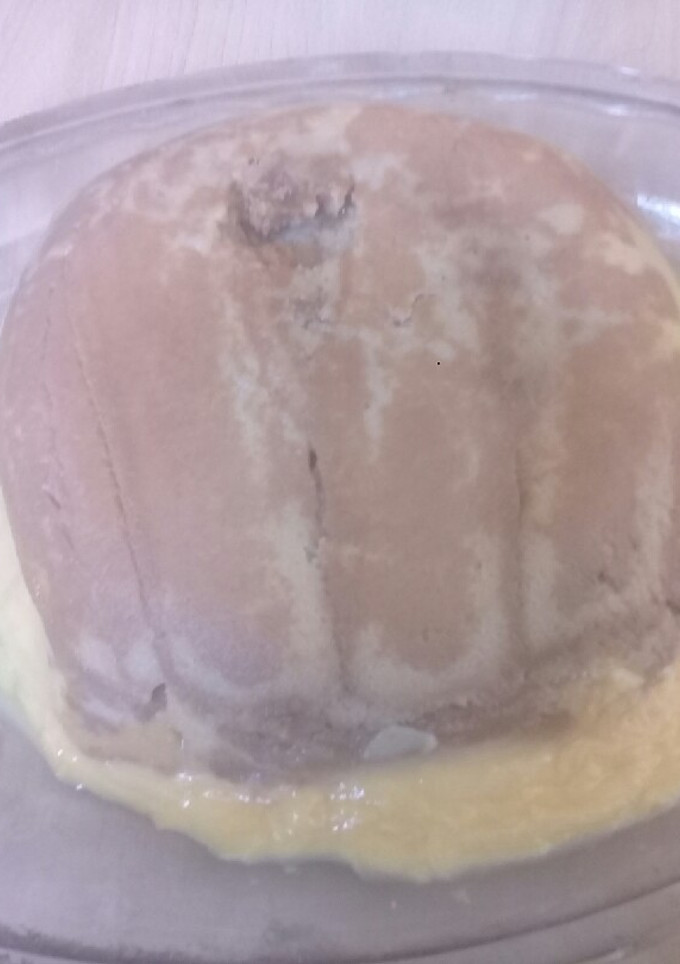Una foto de Postre con vainillas y flan 😍😍😍