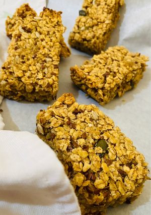 A picture of Granola Energy Bars.