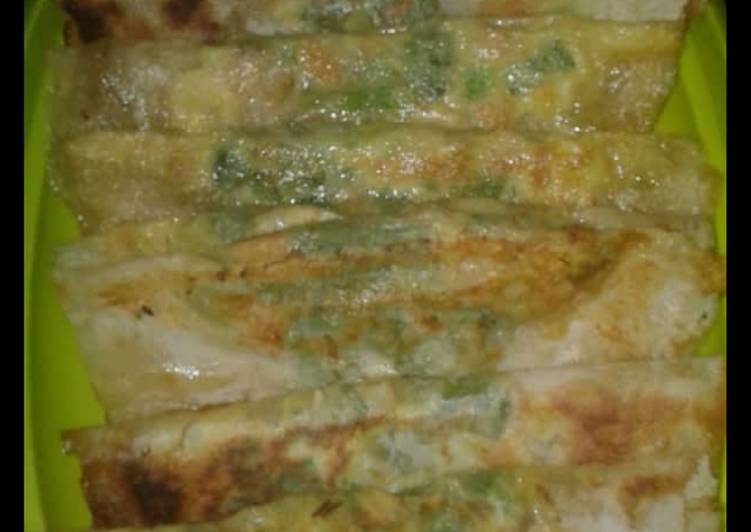 Martabak telur isi sosis bakso ala2😍😍😍