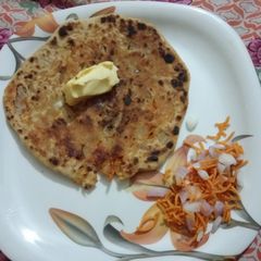 A picture of Bikaneri bhujiya parantha.