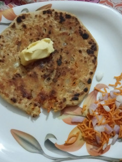 A picture of Bikaneri bhujiya parantha.
