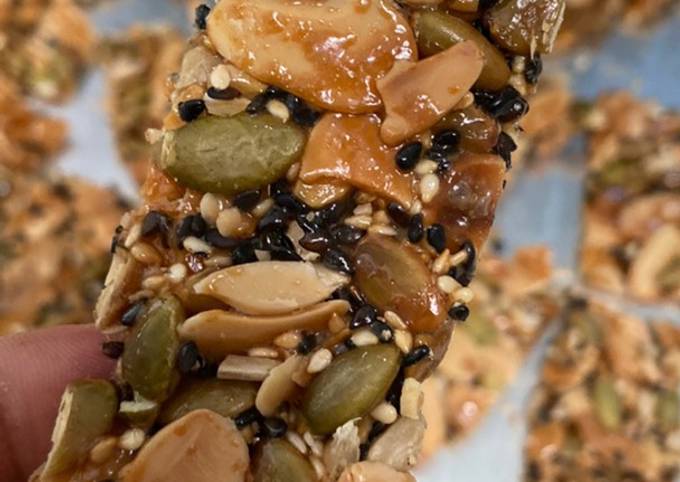 Bagaimana Menyiapkan Almond Crispy Anti Gagal