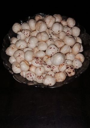 रोस्टेड मखाना (Roasted Makhana recipe in Hindi) रेसिपी मुख्य फोटो