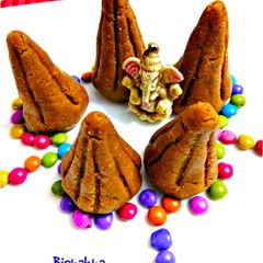 A picture of Quinoa Cashew Nuts Modak.