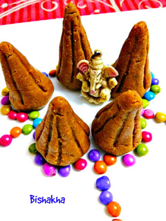A picture of Quinoa Cashew Nuts Modak.