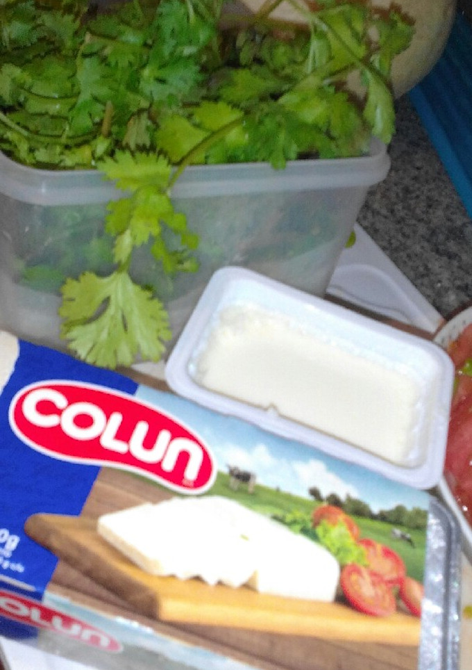 Una foto de Ensalada de tomate y queso
