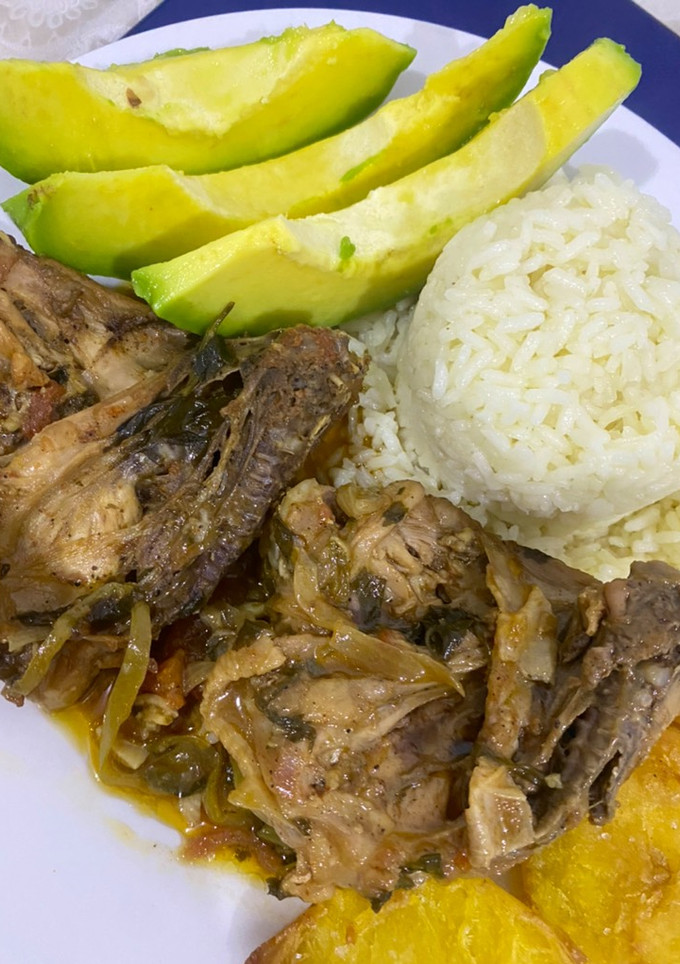 Una foto de 🍗 Seco de pollo ecuatoriano 🇪🇨