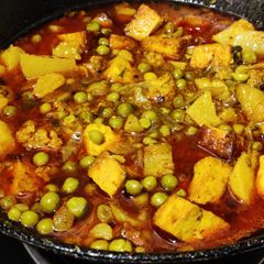 A picture of Aloo matar paneer ki sabzi.