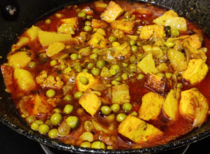 A picture of Aloo matar paneer ki sabzi.