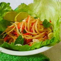A picture of Spicy Raw Papaya Salad.