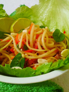 A picture of Spicy Raw Papaya Salad.