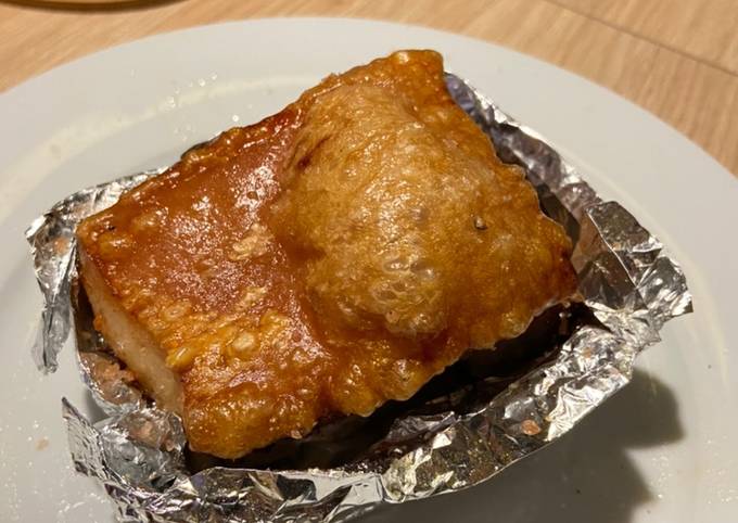Crispy pork belly (kulit babi krispy)