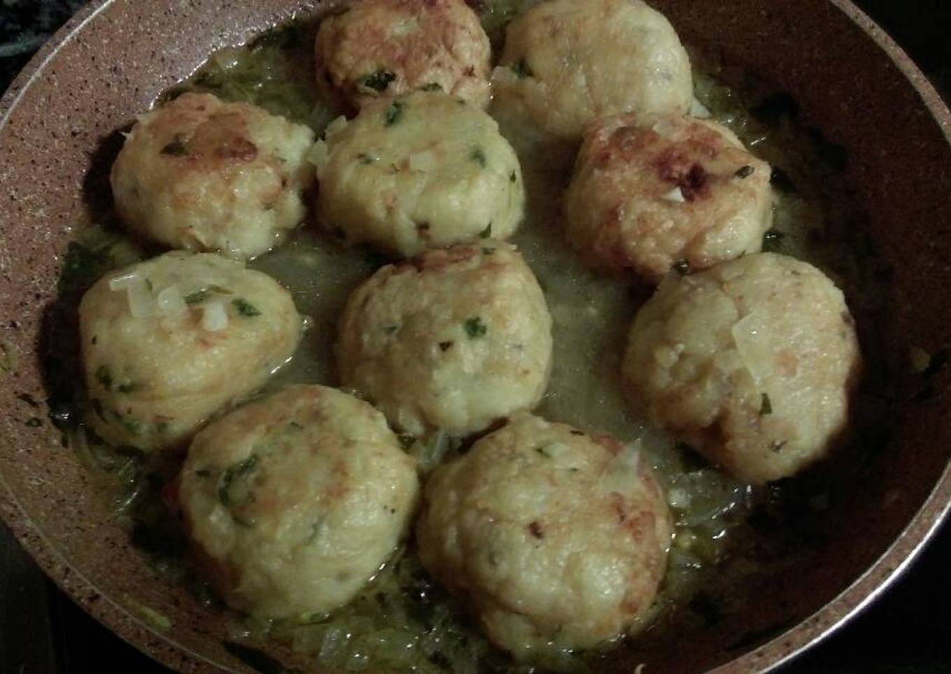 Albóndigas de merluza en salsa verde