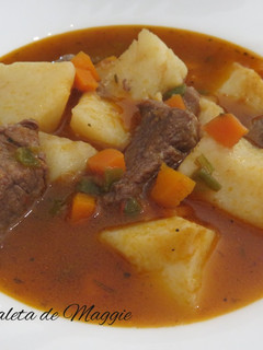 Una foto de Guiso de ternera con patatas a las hierbas provenzales