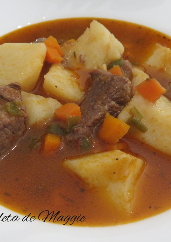 Una foto de Guiso de ternera con patatas a las hierbas provenzales