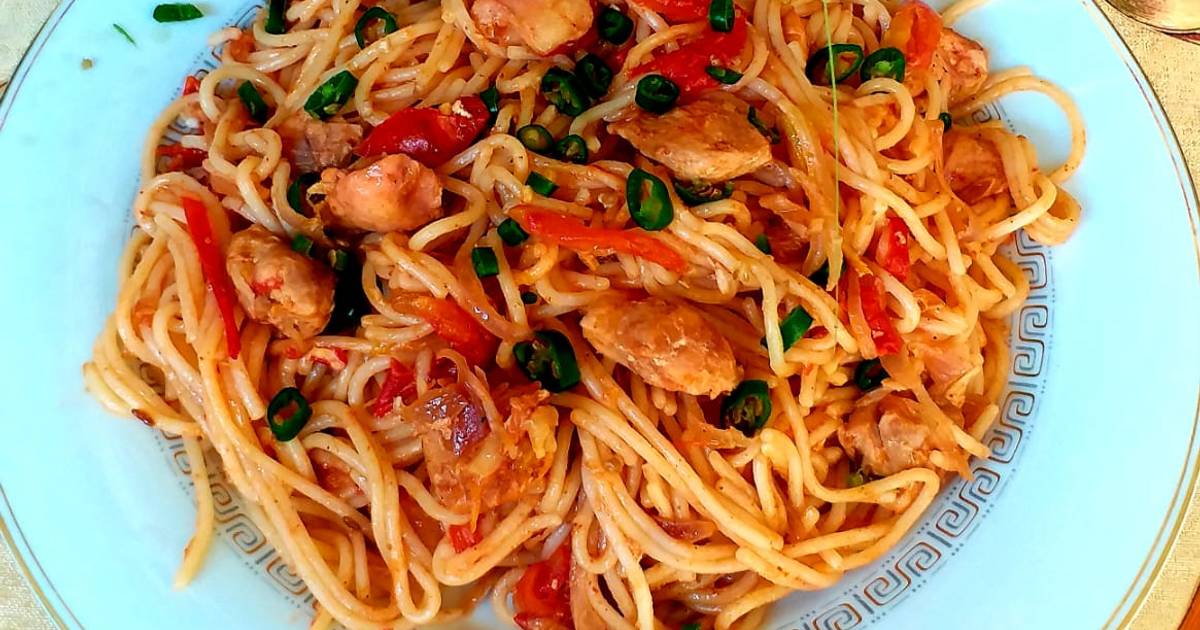 Tasty Chicken Spaghetti Recipe by Areeba Khan - Cookpad