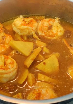 รูปของ แกงส้มกุ้งใส่เผือก