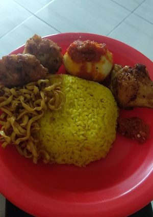Foto resep Nasi kuning ricecooker mudah untuk anak kost (resep nasi kuning)