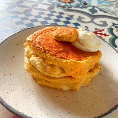 Pancake japonés estilo soufflé saludable Receta de Dario Lozano García-  Cookpad