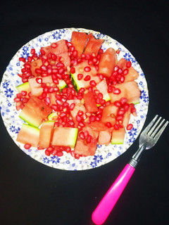 फ्रूट चाट (fruit chaat recipe in Hindi) रेसिपी मुख्य फोटो