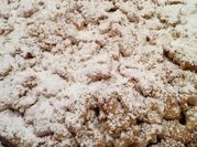 Una foto di confettura di ciliegie