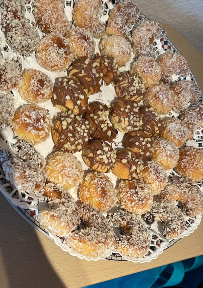 Una foto de Galletas marroquíes con coco o chocolate