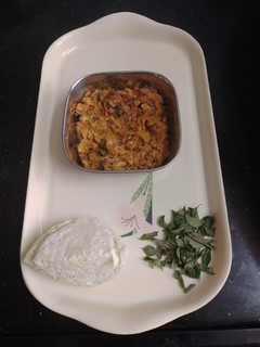 * கோஸ் மசாலா பொரியல்*(cabbage poriyal recipe in tamil) செய்முறை முக்கிய புகைப்படம்