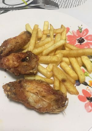 Una foto de Alas de pollo fritas 🐓