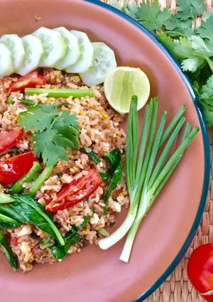 รูปของ ข้าวผัดไส้กรอกอีสาน