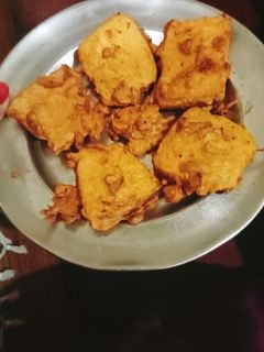 ब्रेड पकौड़े (bread pakode recipe in Hindi) रेसिपी मुख्य फोटो