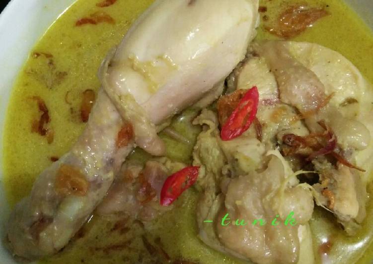 156. Creamy Chicken Opor