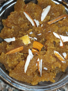 आटा हलवा (Aata halwa recipe in hindi) रेसिपी मुख्य फोटो